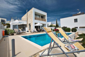 Luxury 3 Bedroom Villa with Private Pool, Paphos Villa 1262